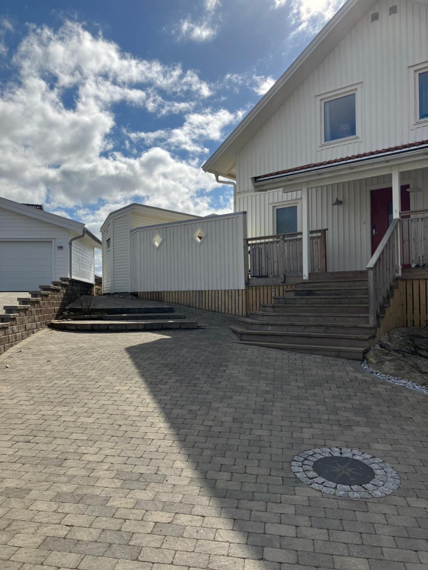 Villa Eget Gaesthus I Vaestkustpaerlan Skaerhamn Exterior foto